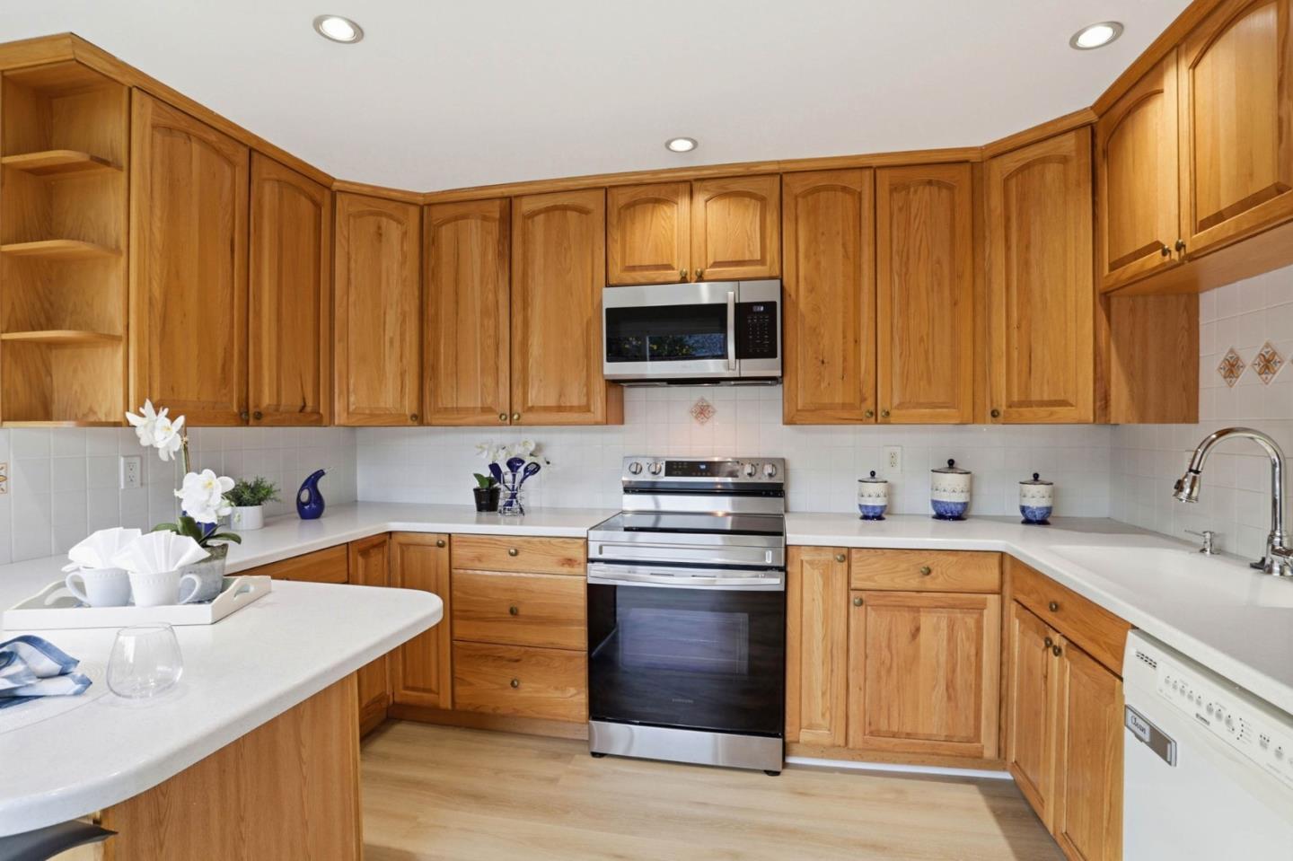 Detail Gallery Image 13 of 34 For 828 Calero Ave, San Jose,  CA 95123 - 3 Beds | 2 Baths