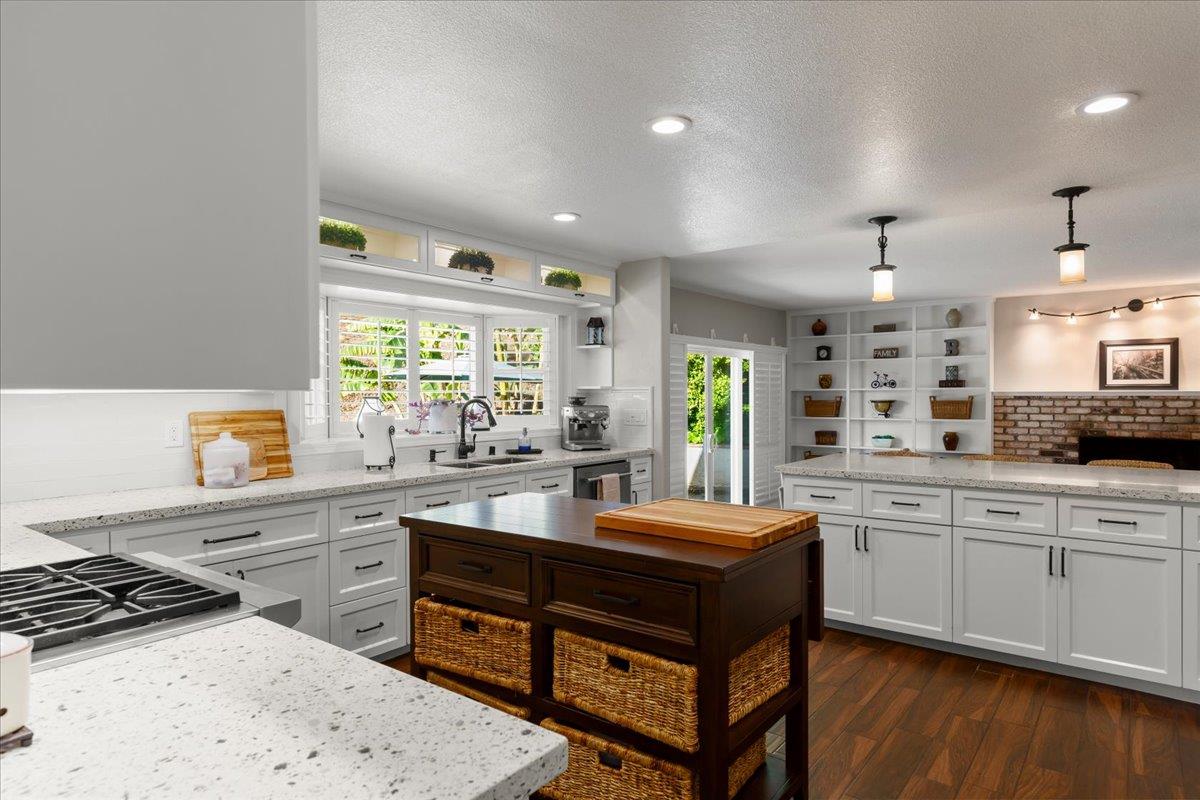 Detail Gallery Image 14 of 56 For 181 Porter Ln, San Jose,  CA 95127 - 5 Beds | 2/1 Baths