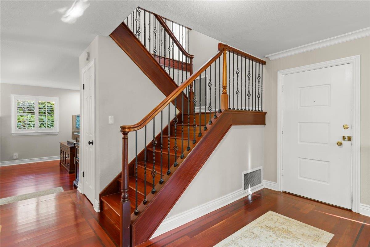 Detail Gallery Image 25 of 56 For 181 Porter Ln, San Jose,  CA 95127 - 5 Beds | 2/1 Baths