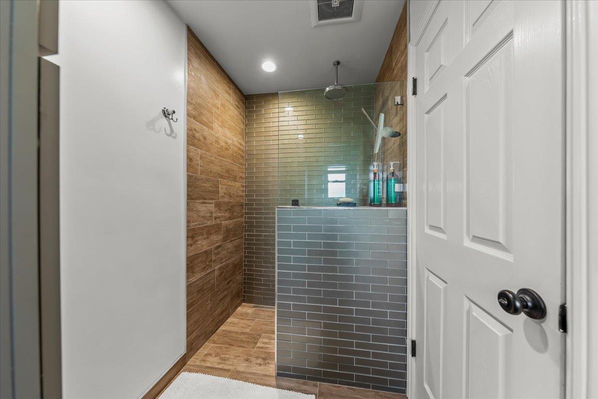 Detail Gallery Image 30 of 56 For 181 Porter Ln, San Jose,  CA 95127 - 5 Beds | 2/1 Baths