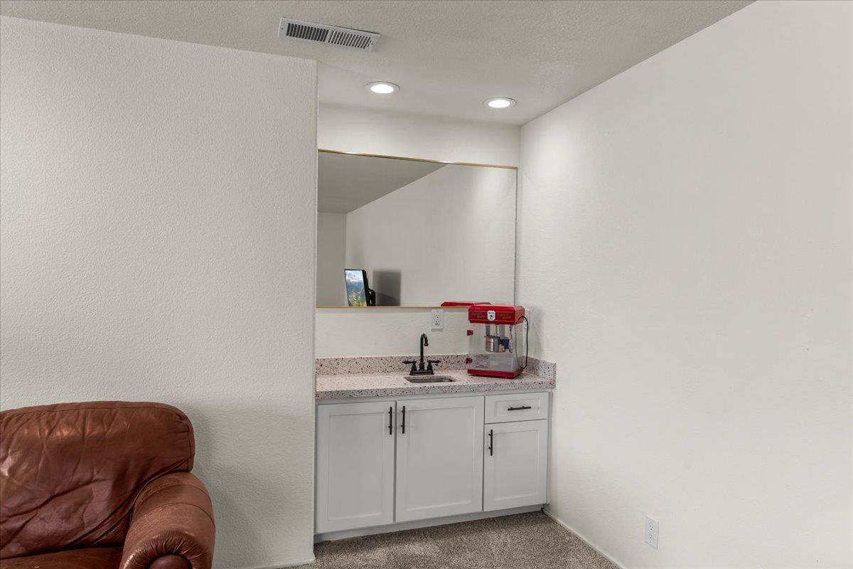 Detail Gallery Image 43 of 56 For 181 Porter Ln, San Jose,  CA 95127 - 5 Beds | 2/1 Baths