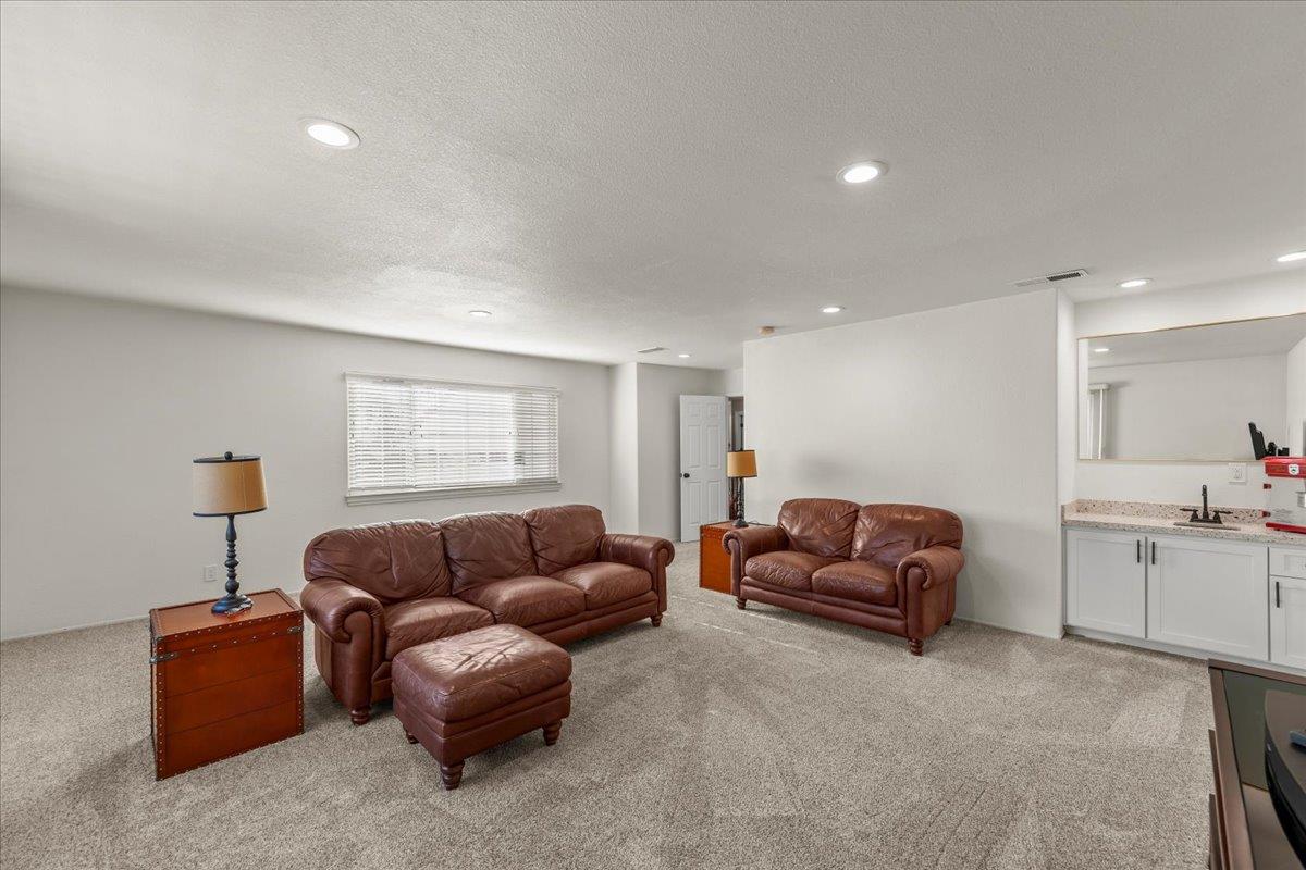 Detail Gallery Image 44 of 56 For 181 Porter Ln, San Jose,  CA 95127 - 5 Beds | 2/1 Baths