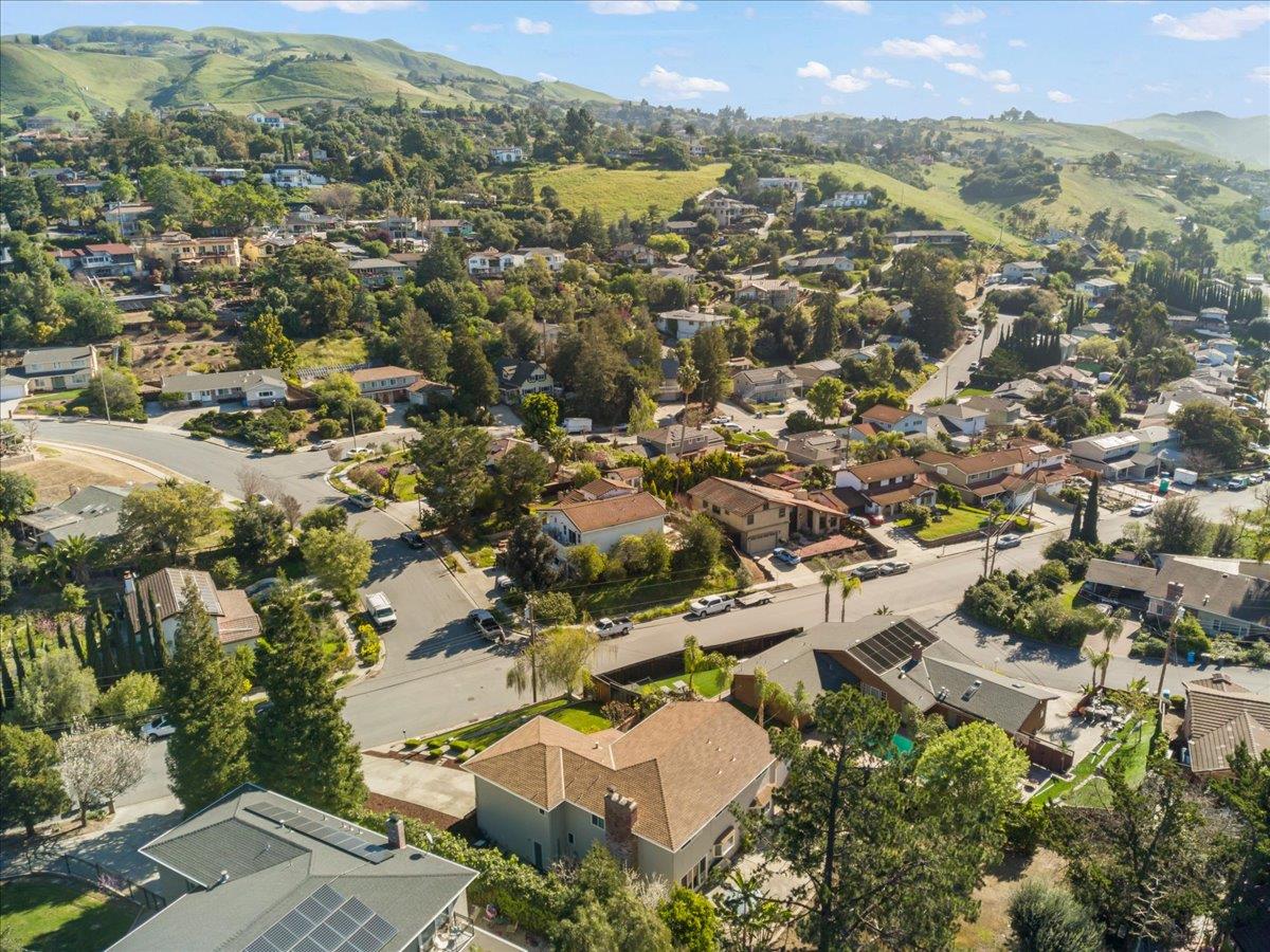 Detail Gallery Image 53 of 56 For 181 Porter Ln, San Jose,  CA 95127 - 5 Beds | 2/1 Baths