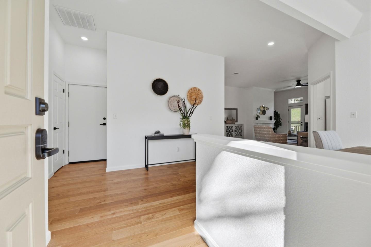 Photo #4: ML82035830 Listing: Photo #4