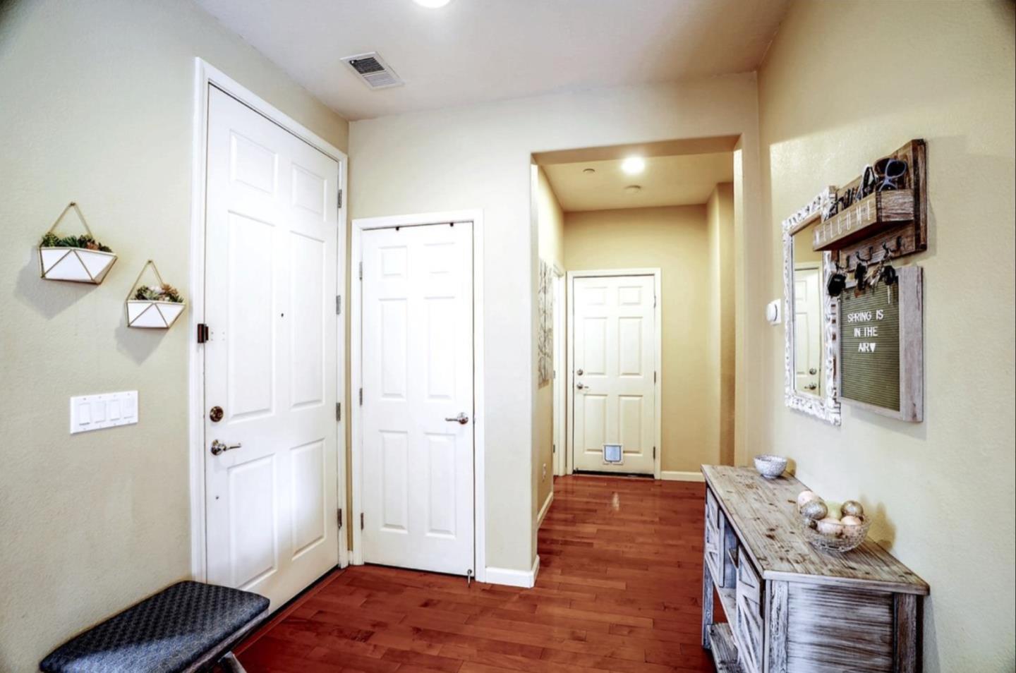 Detail Gallery Image 5 of 10 For 7969 Kipling, Gilroy,  CA 95020 - 3 Beds | 2/1 Baths