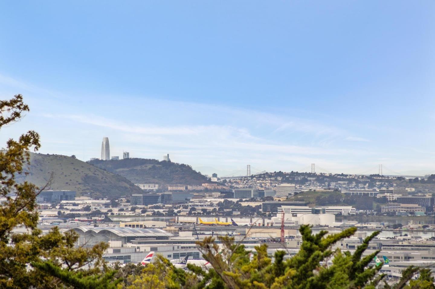 Detail Gallery Image 10 of 101 For 2900 Hillside Dr, Burlingame,  CA 94010 - 5 Beds | 3 Baths