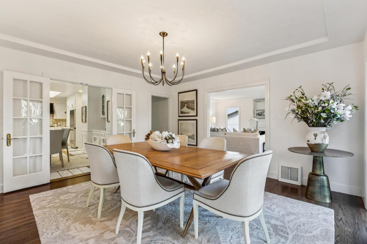 Detail Gallery Image 28 of 101 For 2900 Hillside Dr, Burlingame,  CA 94010 - 5 Beds | 3 Baths