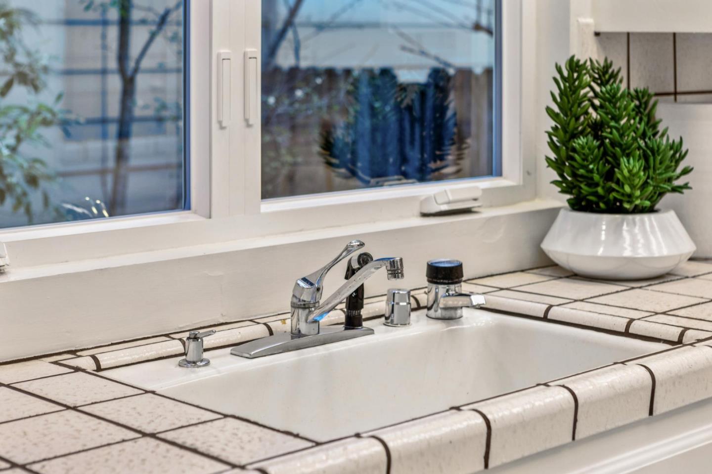 Detail Gallery Image 38 of 101 For 2900 Hillside Dr, Burlingame,  CA 94010 - 5 Beds | 3 Baths