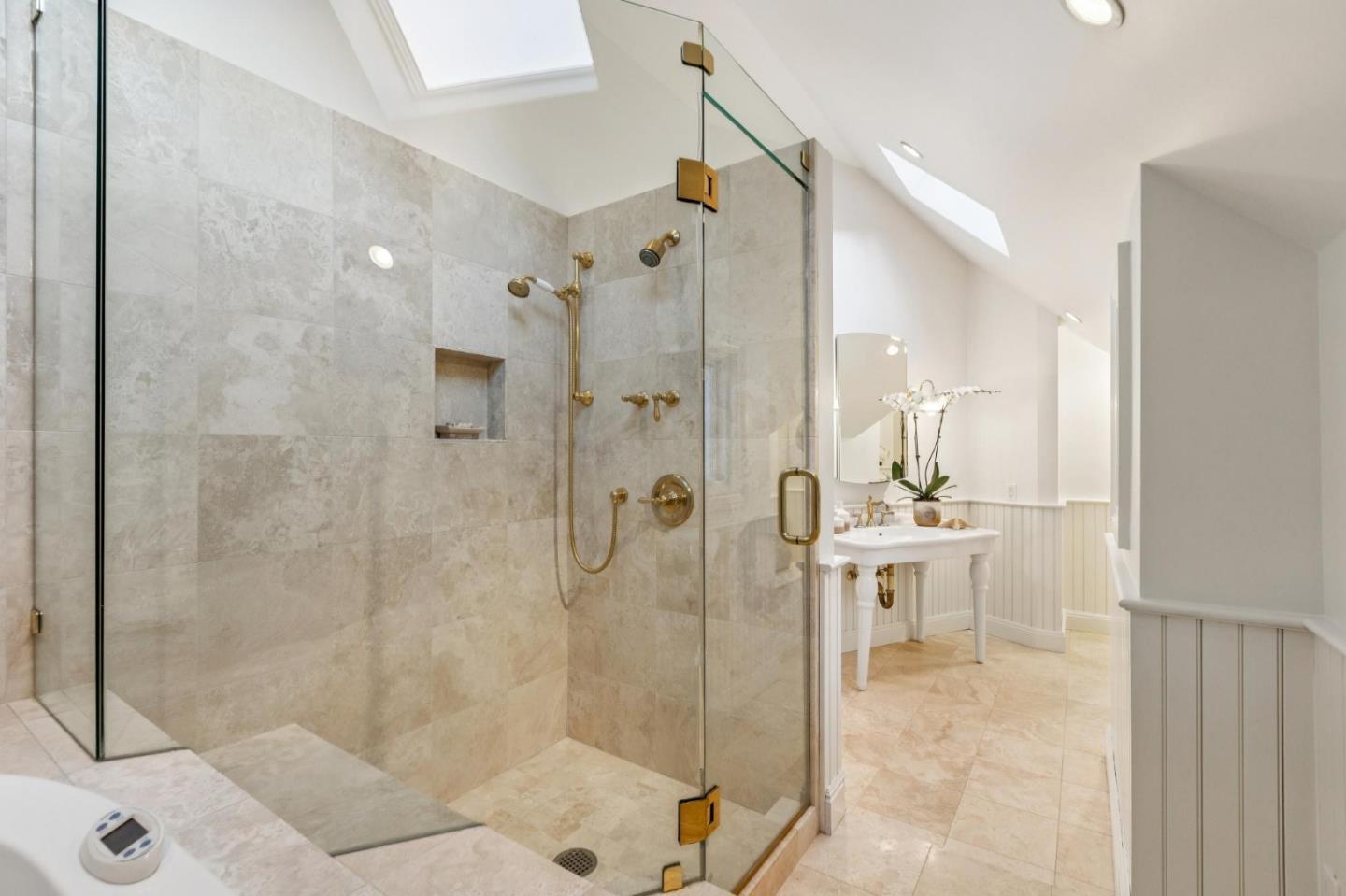 Detail Gallery Image 77 of 101 For 2900 Hillside Dr, Burlingame,  CA 94010 - 5 Beds | 3 Baths