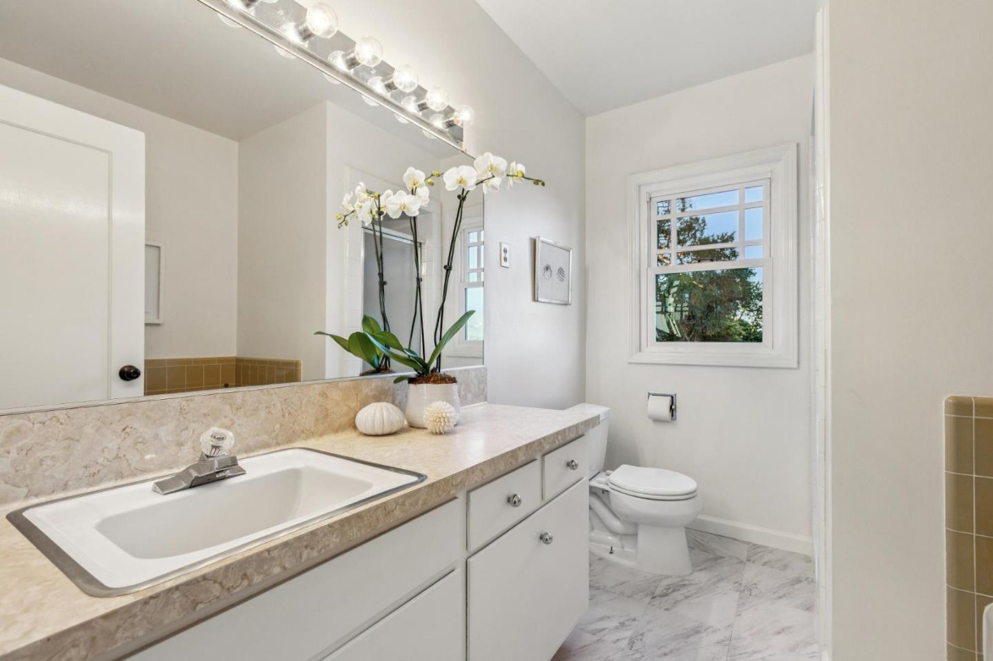 Detail Gallery Image 81 of 101 For 2900 Hillside Dr, Burlingame,  CA 94010 - 5 Beds | 3 Baths