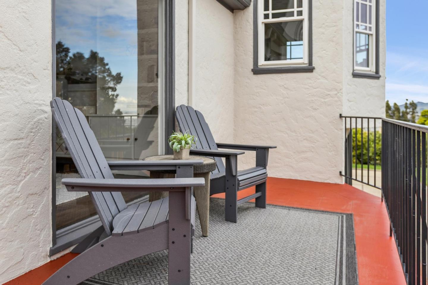 Detail Gallery Image 9 of 101 For 2900 Hillside Dr, Burlingame,  CA 94010 - 5 Beds | 3 Baths