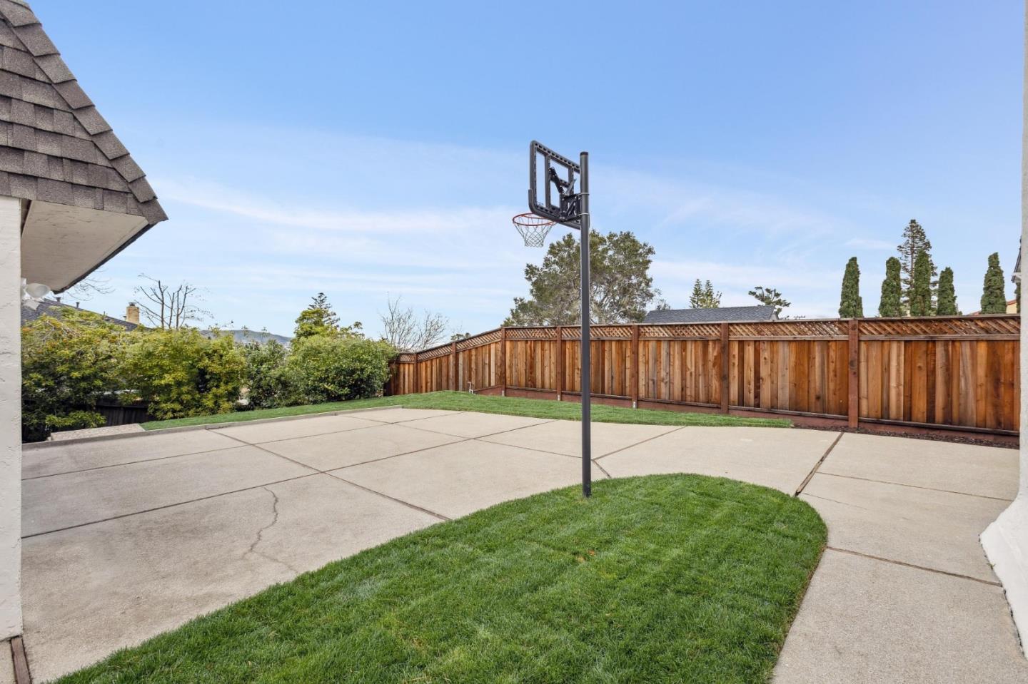 Detail Gallery Image 93 of 101 For 2900 Hillside Dr, Burlingame,  CA 94010 - 5 Beds | 3 Baths