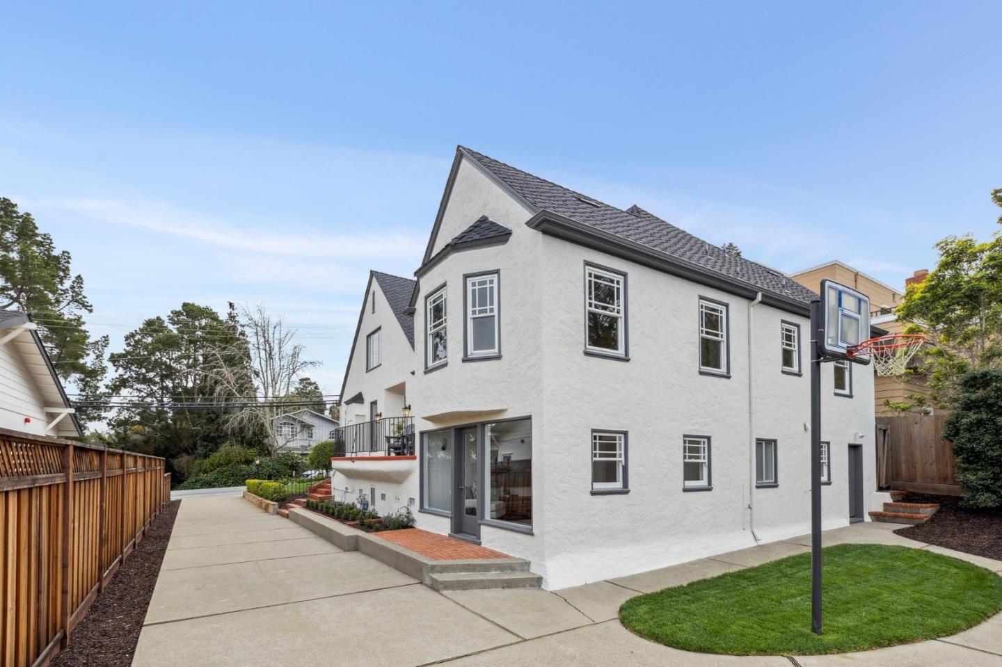 Detail Gallery Image 99 of 101 For 2900 Hillside Dr, Burlingame,  CA 94010 - 5 Beds | 3 Baths