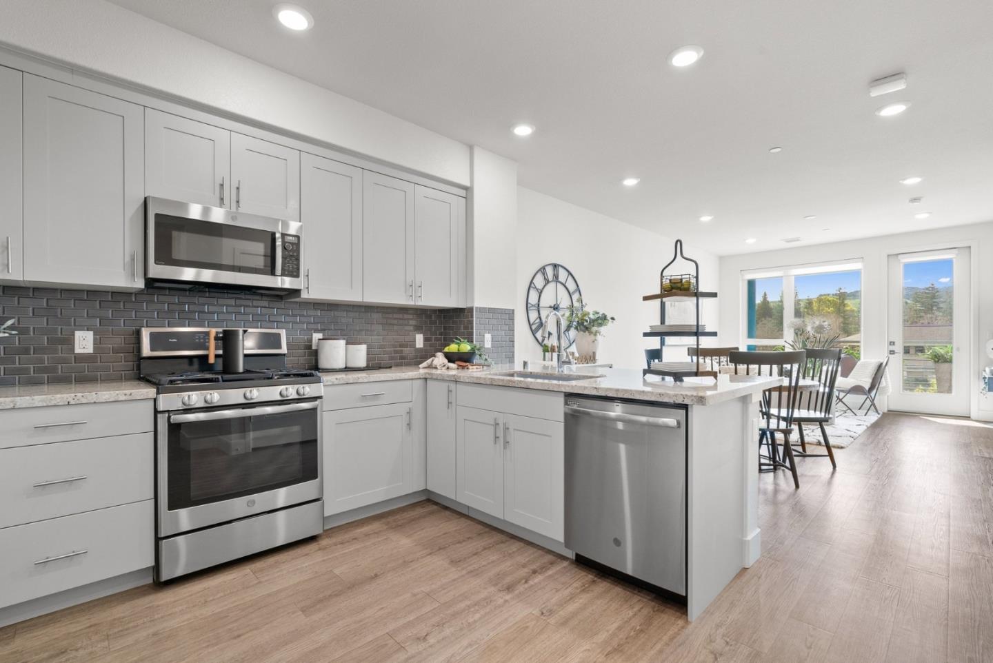 Photo #11: ML82035838 Listing: Photo #11