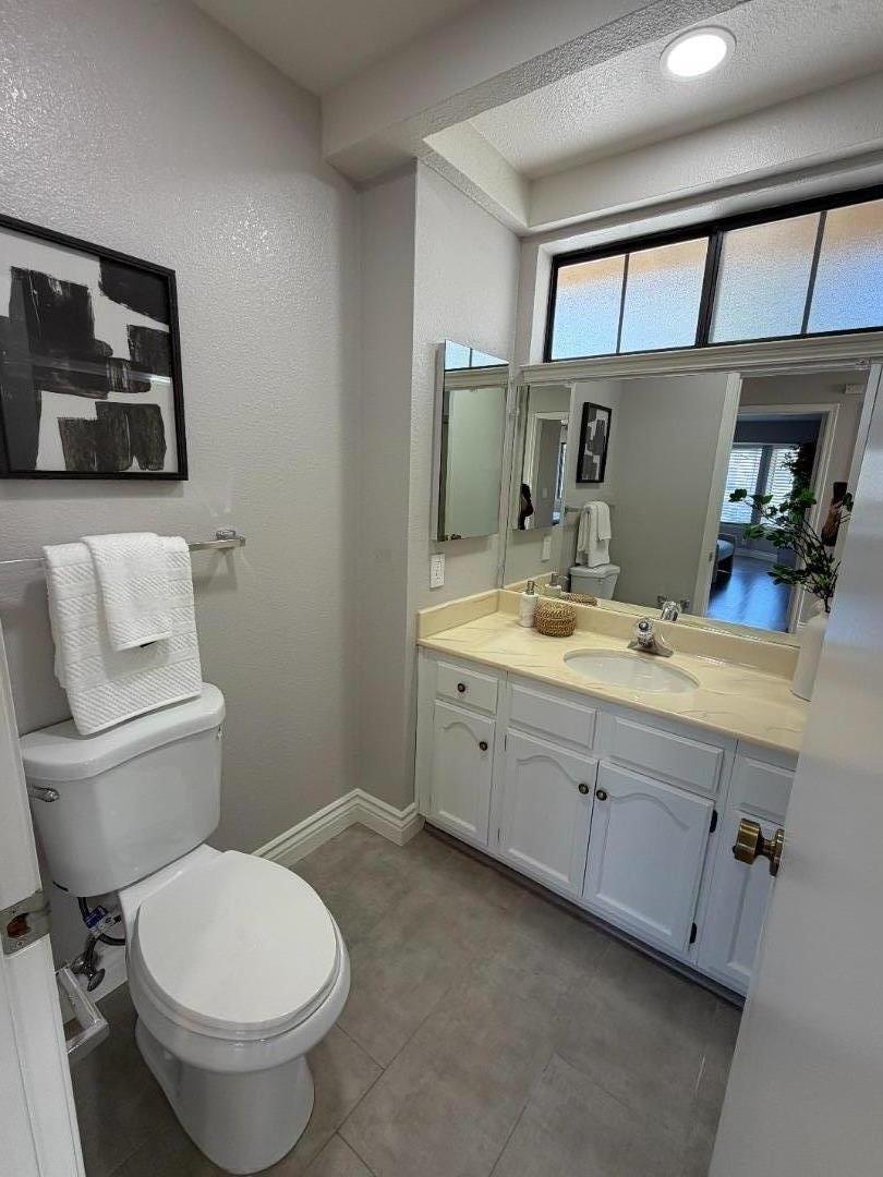 Detail Gallery Image 14 of 25 For 3754 Bobwhite Ter, Fremont,  CA 94555 - 2 Beds | 2/1 Baths
