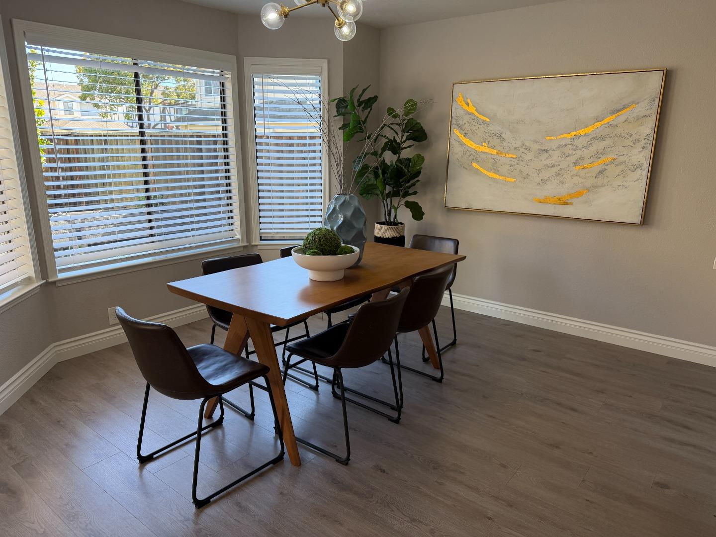 Detail Gallery Image 4 of 25 For 3754 Bobwhite Ter, Fremont,  CA 94555 - 2 Beds | 2/1 Baths