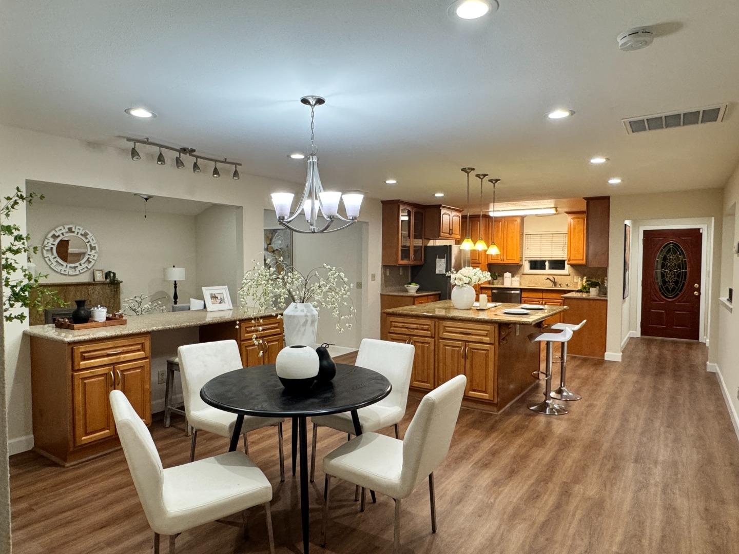 Detail Gallery Image 12 of 32 For 2329 Dorval Dr, San Jose,  CA 95130 - 4 Beds | 3 Baths