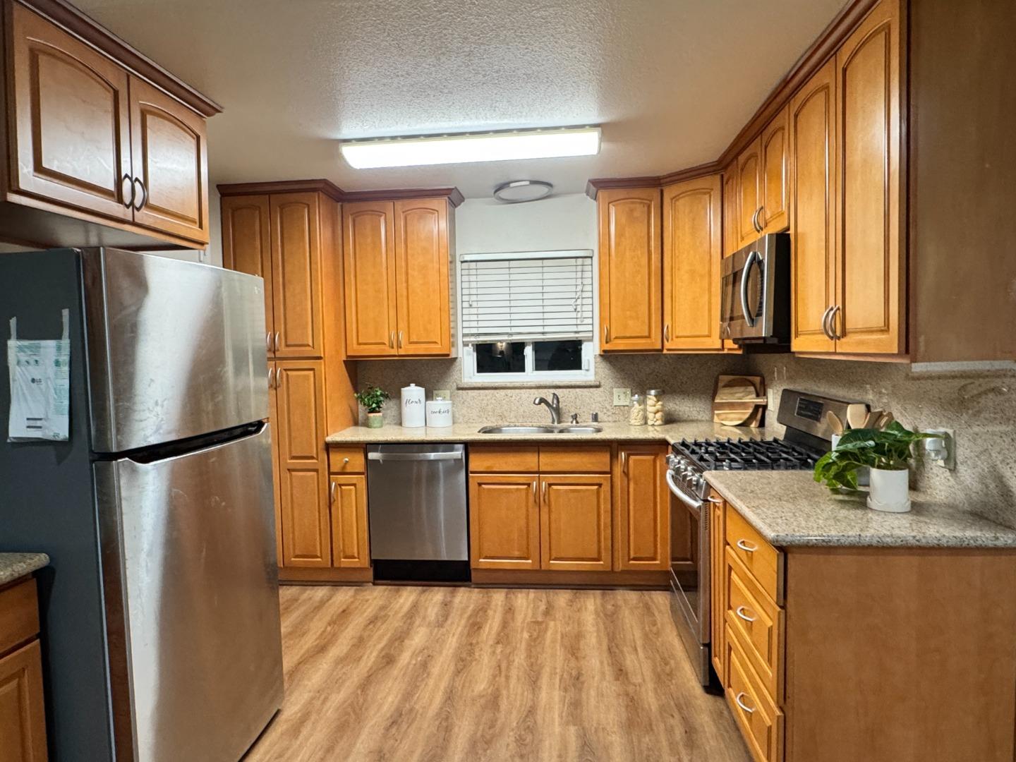 Detail Gallery Image 7 of 32 For 2329 Dorval Dr, San Jose,  CA 95130 - 4 Beds | 3 Baths