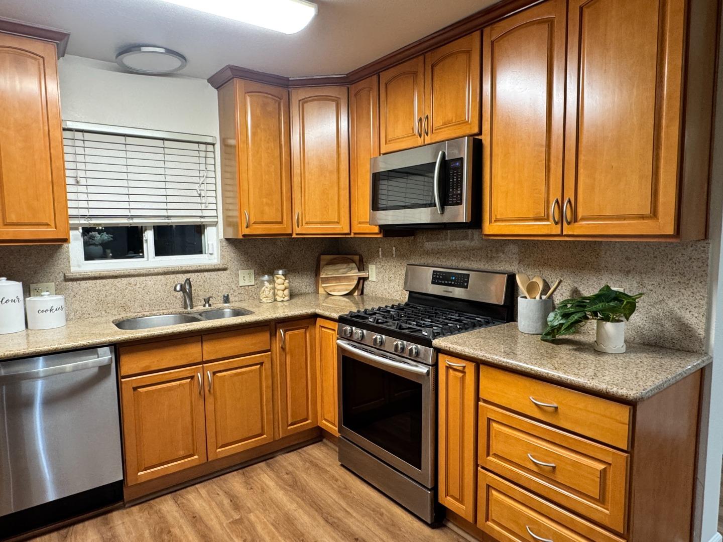 Detail Gallery Image 8 of 32 For 2329 Dorval Dr, San Jose,  CA 95130 - 4 Beds | 3 Baths