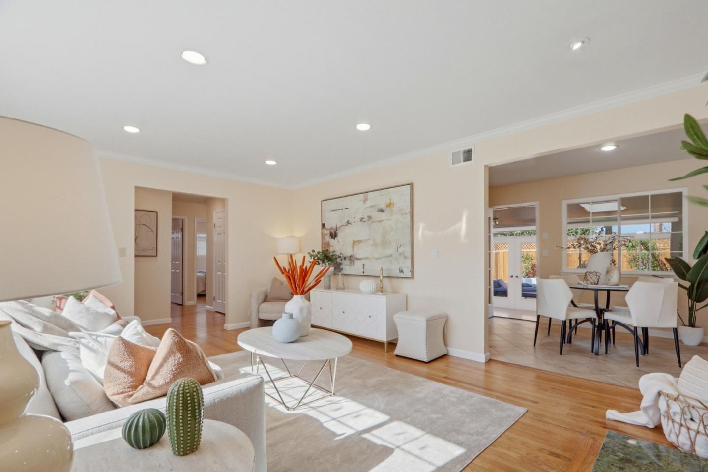 Detail Gallery Image 3 of 32 For 1719 Grizilo Dr, San Jose,  CA 95124 - 3 Beds | 2 Baths