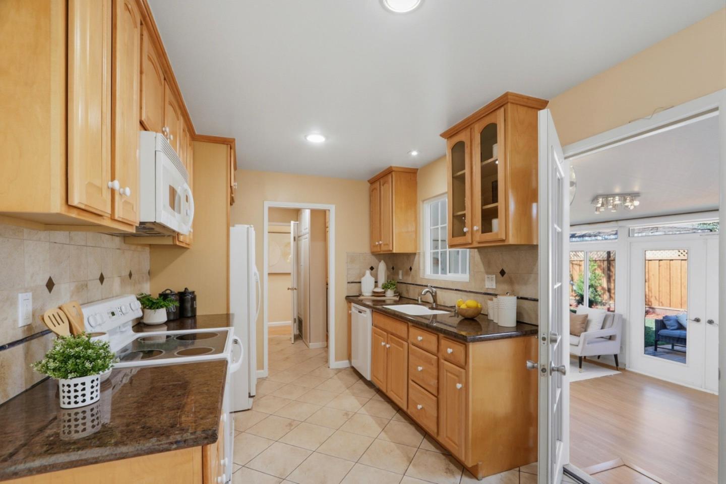 Detail Gallery Image 6 of 32 For 1719 Grizilo Dr, San Jose,  CA 95124 - 3 Beds | 2 Baths