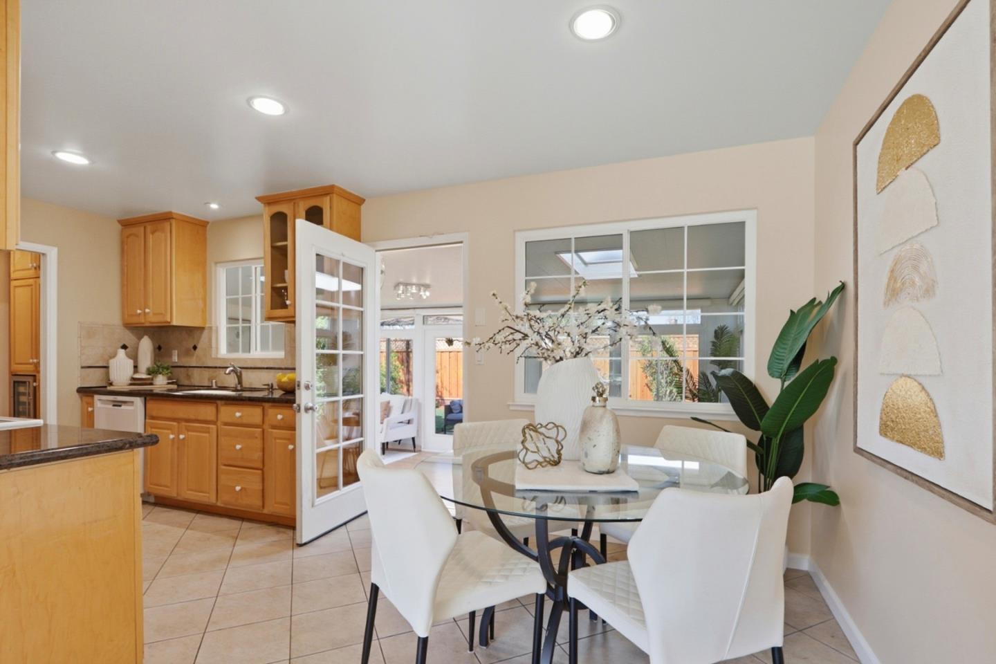 Detail Gallery Image 8 of 32 For 1719 Grizilo Dr, San Jose,  CA 95124 - 3 Beds | 2 Baths