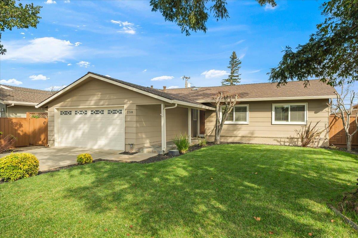 Detail Gallery Image 2 of 26 For 258 Howes Dr, Los Gatos,  CA 95032 - 3 Beds | 2 Baths