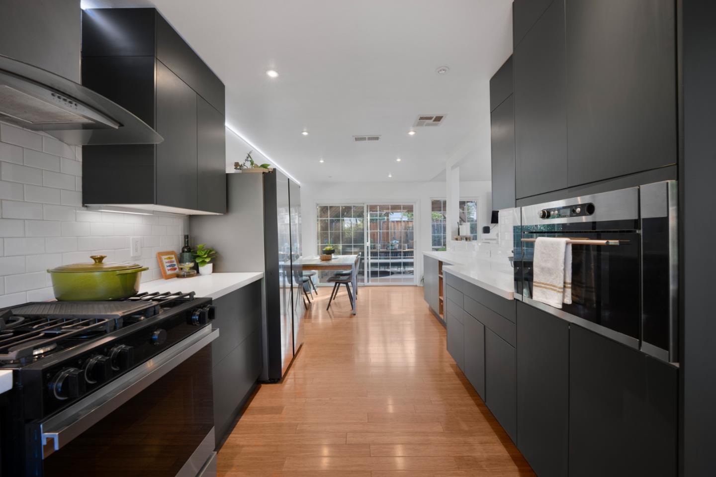 Detail Gallery Image 7 of 34 For 5510 Dunsburry Way, San Jose,  CA 95123 - 3 Beds | 2 Baths