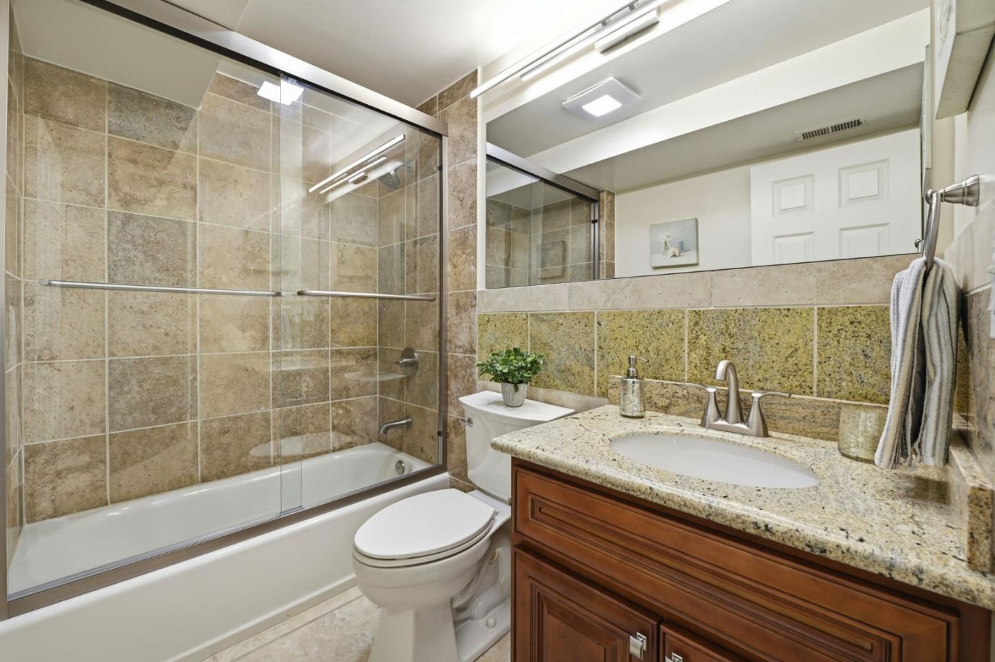 Detail Gallery Image 19 of 27 For 716 N 5th, San Jose,  CA 95112 - 6 Beds | 5 Baths