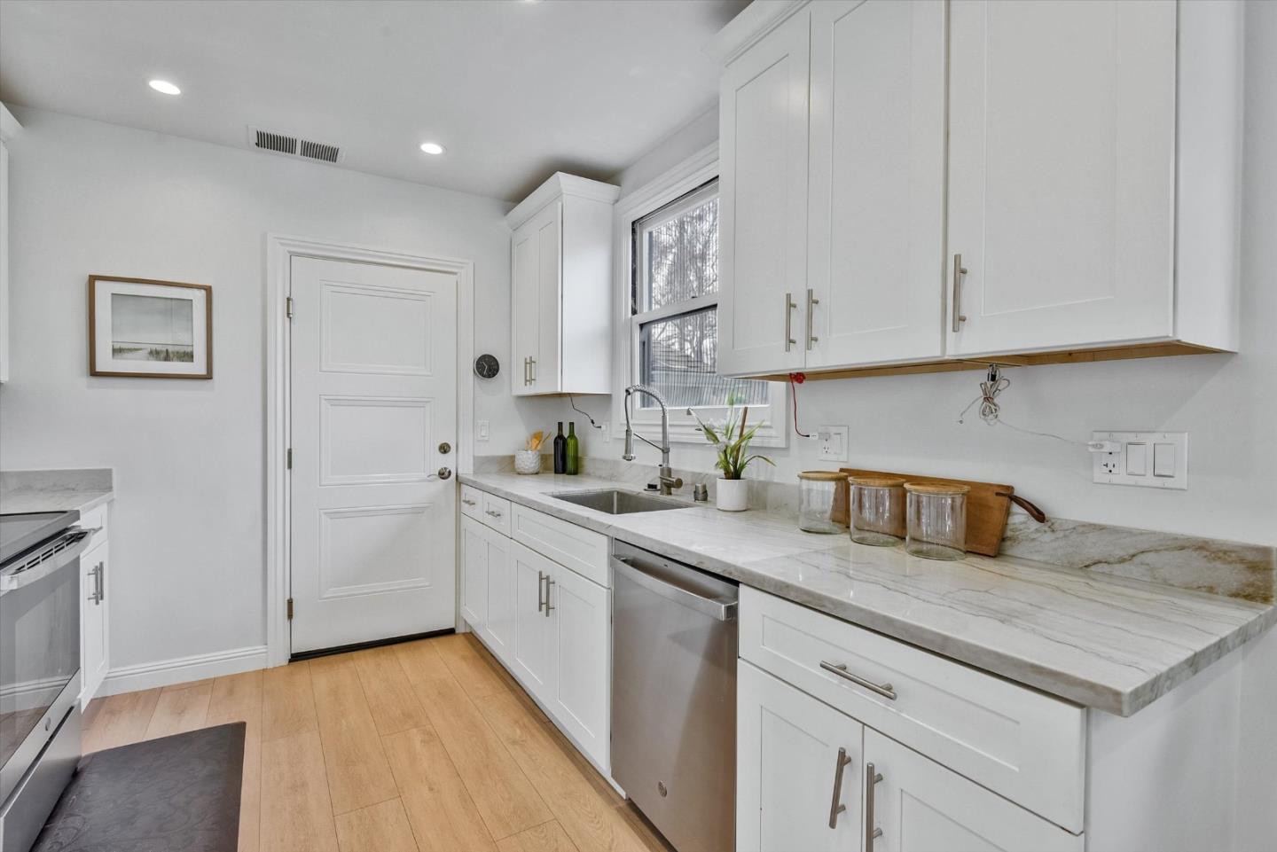 Detail Gallery Image 24 of 57 For 343 27th Ave, San Mateo,  CA 94403 - 4 Beds | 2 Baths