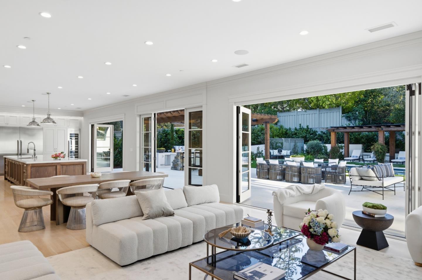 Detail Gallery Image 11 of 93 For 830 Bromfield Rd, San Mateo,  CA 94402 - 4 Beds | 4/2 Baths