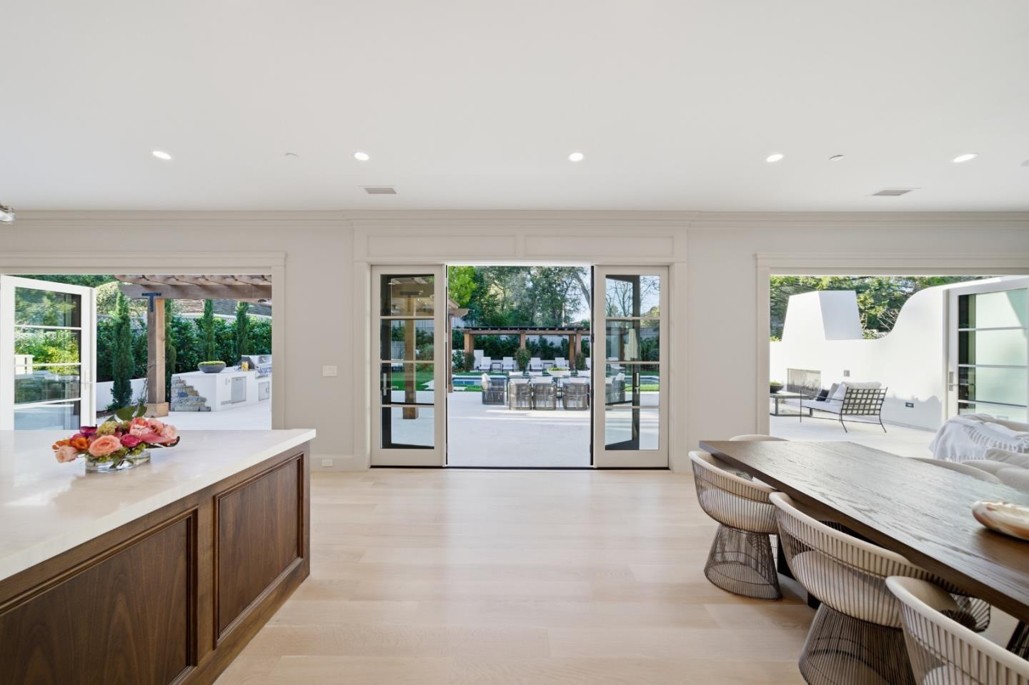 Detail Gallery Image 17 of 93 For 830 Bromfield Rd, San Mateo,  CA 94402 - 4 Beds | 4/2 Baths