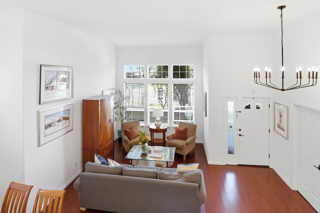 Detail Gallery Image 10 of 45 For 1320 Heritage Way, Gilroy,  CA 95020 - 4 Beds | 3 Baths