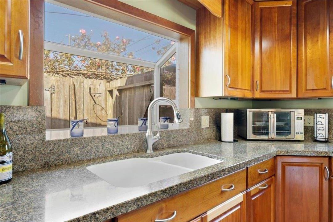 Detail Gallery Image 6 of 41 For 501 Pine Street, Aptos,  CA 95003 - 3 Beds | 3 Baths