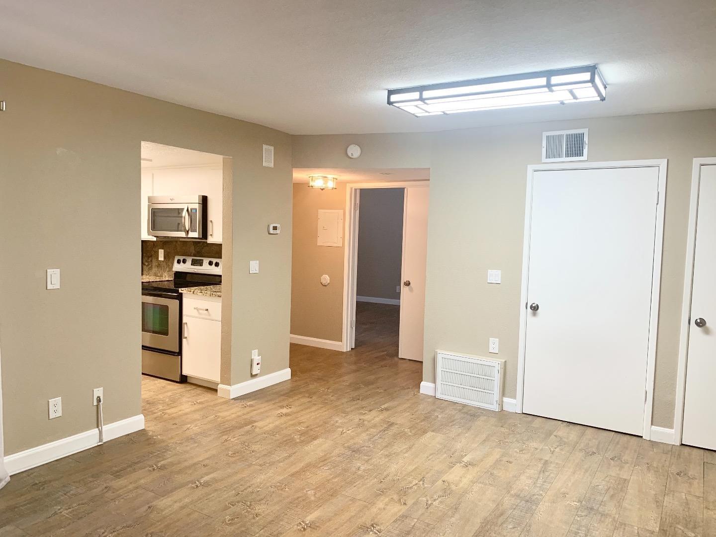 Detail Gallery Image 3 of 15 For 5412 Makati Cir, San Jose,  CA 95123 - 1 Beds | 1 Baths