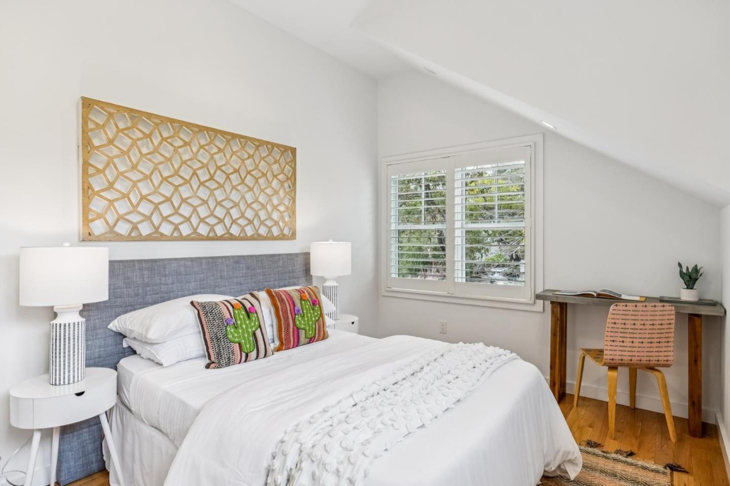 Detail Gallery Image 13 of 18 For 626 Central Ave, Menlo Park,  CA 94025 - 4 Beds | 3 Baths