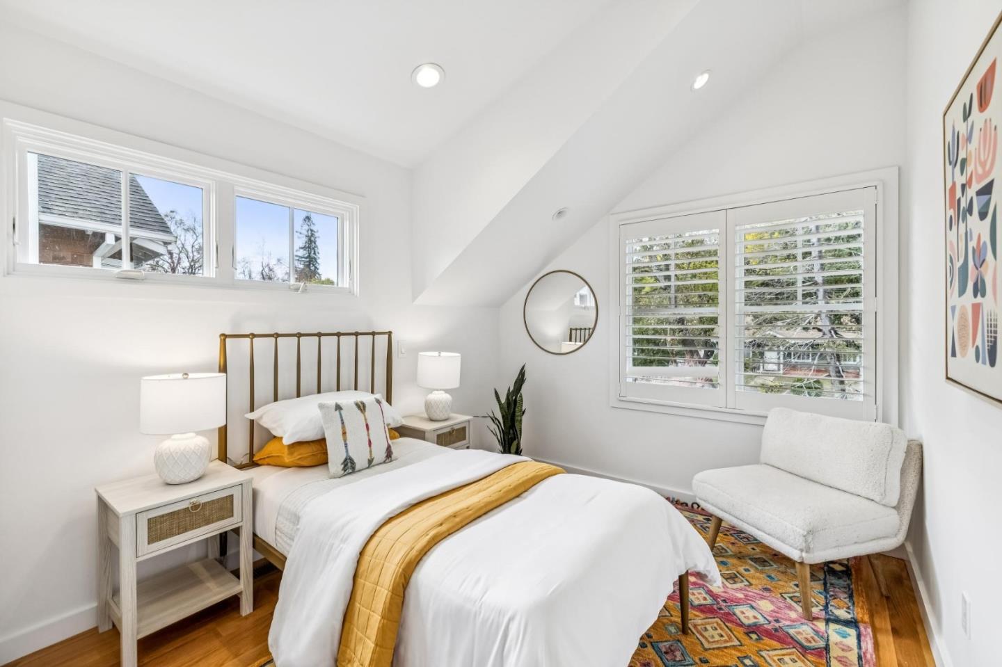 Detail Gallery Image 14 of 18 For 626 Central Ave, Menlo Park,  CA 94025 - 4 Beds | 3 Baths