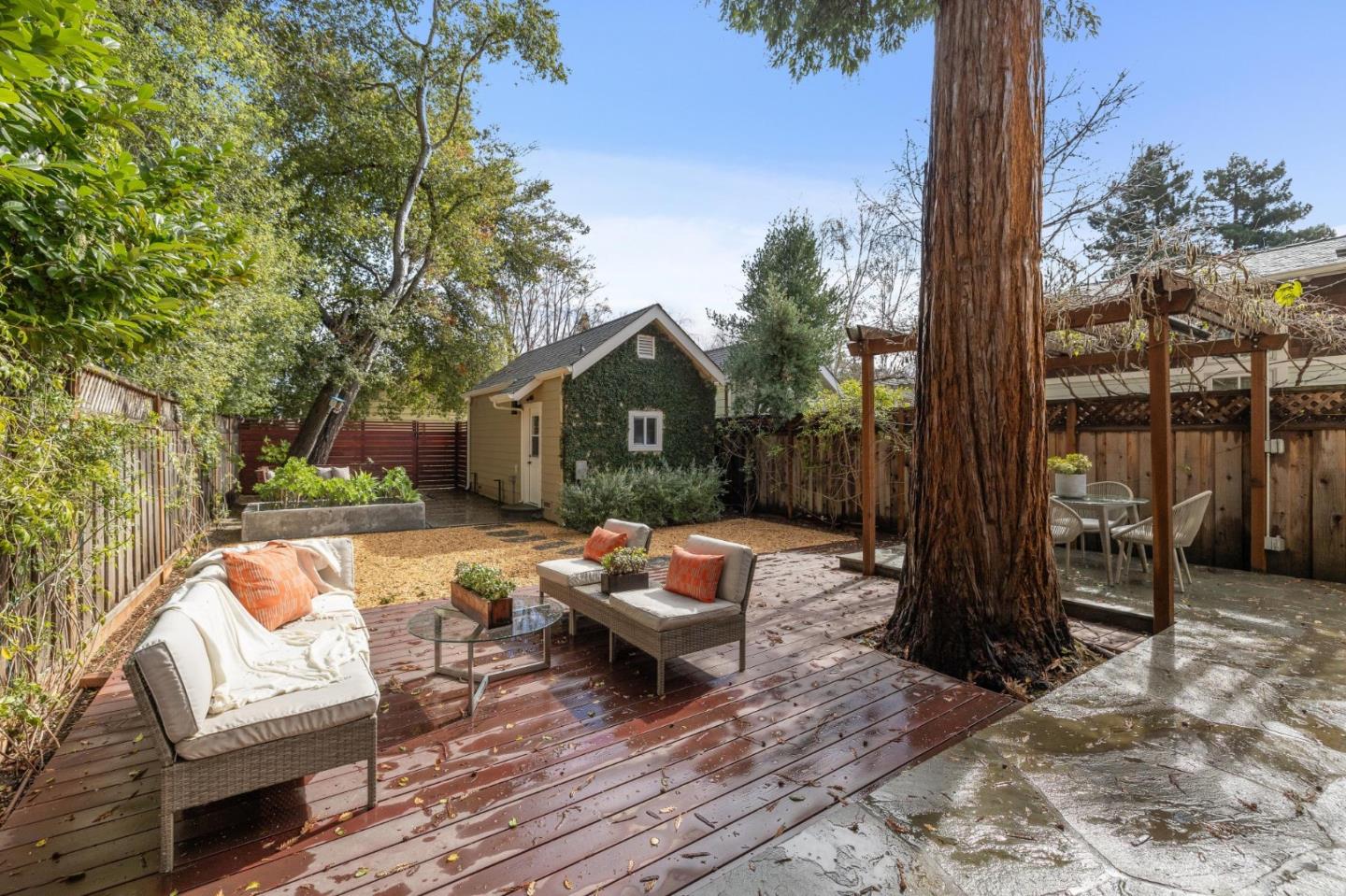 Detail Gallery Image 16 of 18 For 626 Central Ave, Menlo Park,  CA 94025 - 4 Beds | 3 Baths