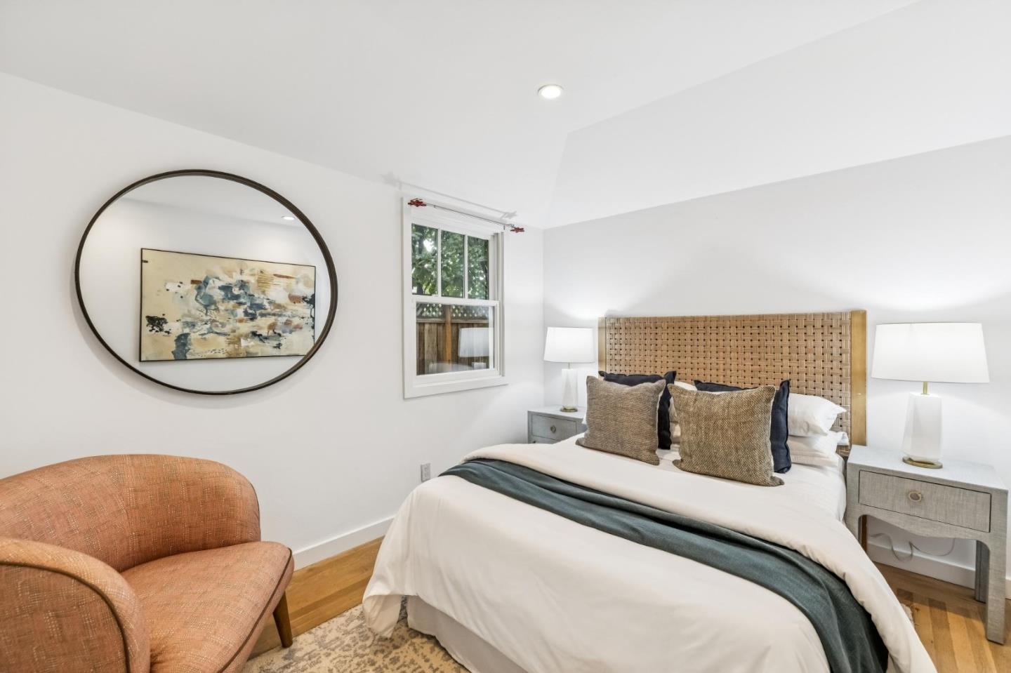 Detail Gallery Image 8 of 18 For 626 Central Ave, Menlo Park,  CA 94025 - 4 Beds | 3 Baths