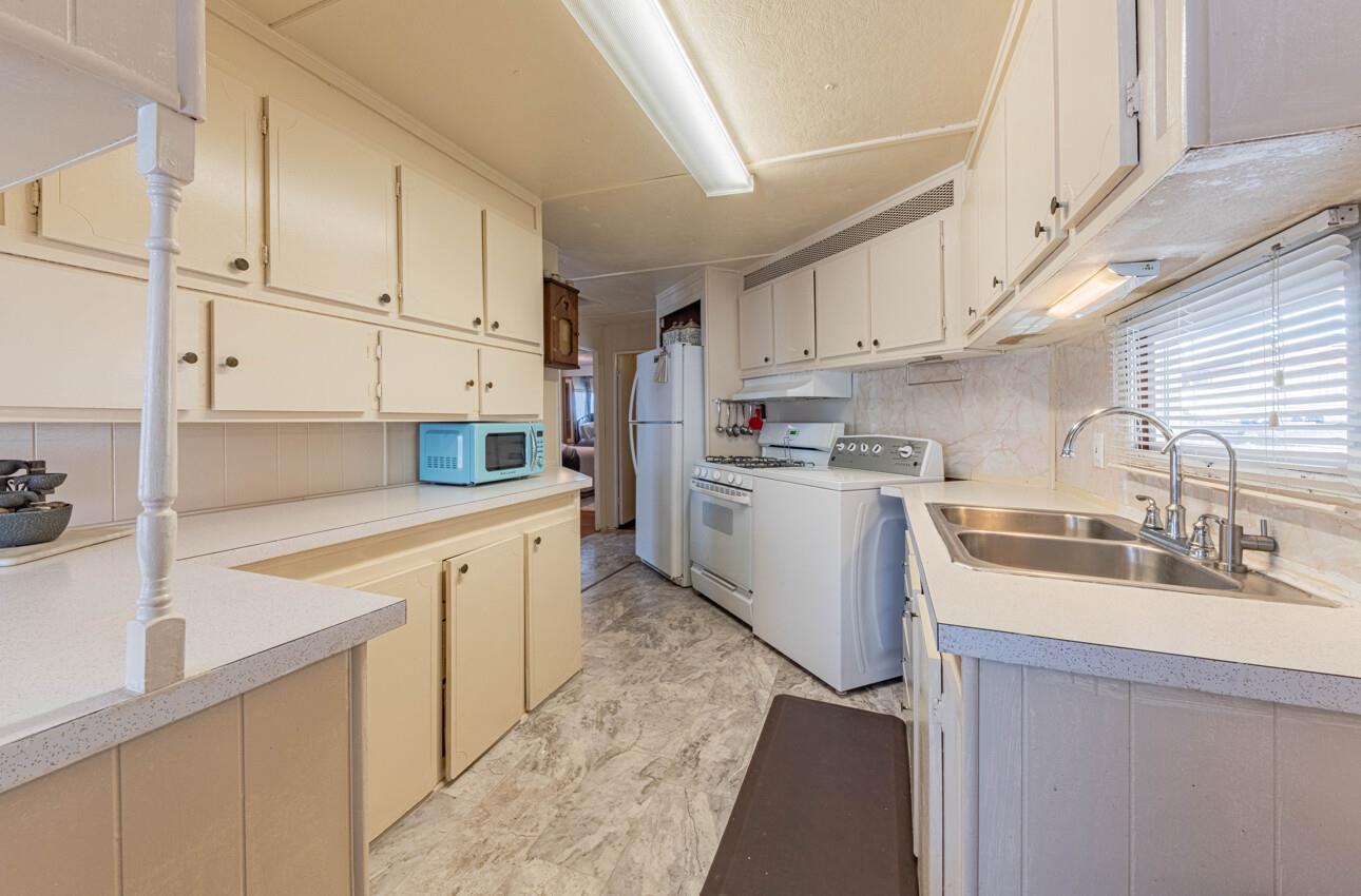 Detail Gallery Image 8 of 22 For 55 San Juan Grade Rd #79,  Salinas,  CA 93906 - 2 Beds | 2 Baths