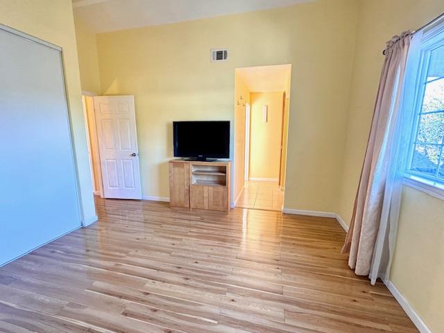 Detail Gallery Image 10 of 17 For 2506 Home Crest Dr, San Jose,  CA 95148 - 3 Beds | 2/1 Baths