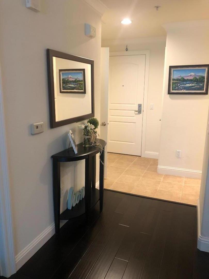Detail Gallery Image 2 of 13 For 633 Elm St #111,  San Carlos,  CA 94070 - 1 Beds | 1 Baths