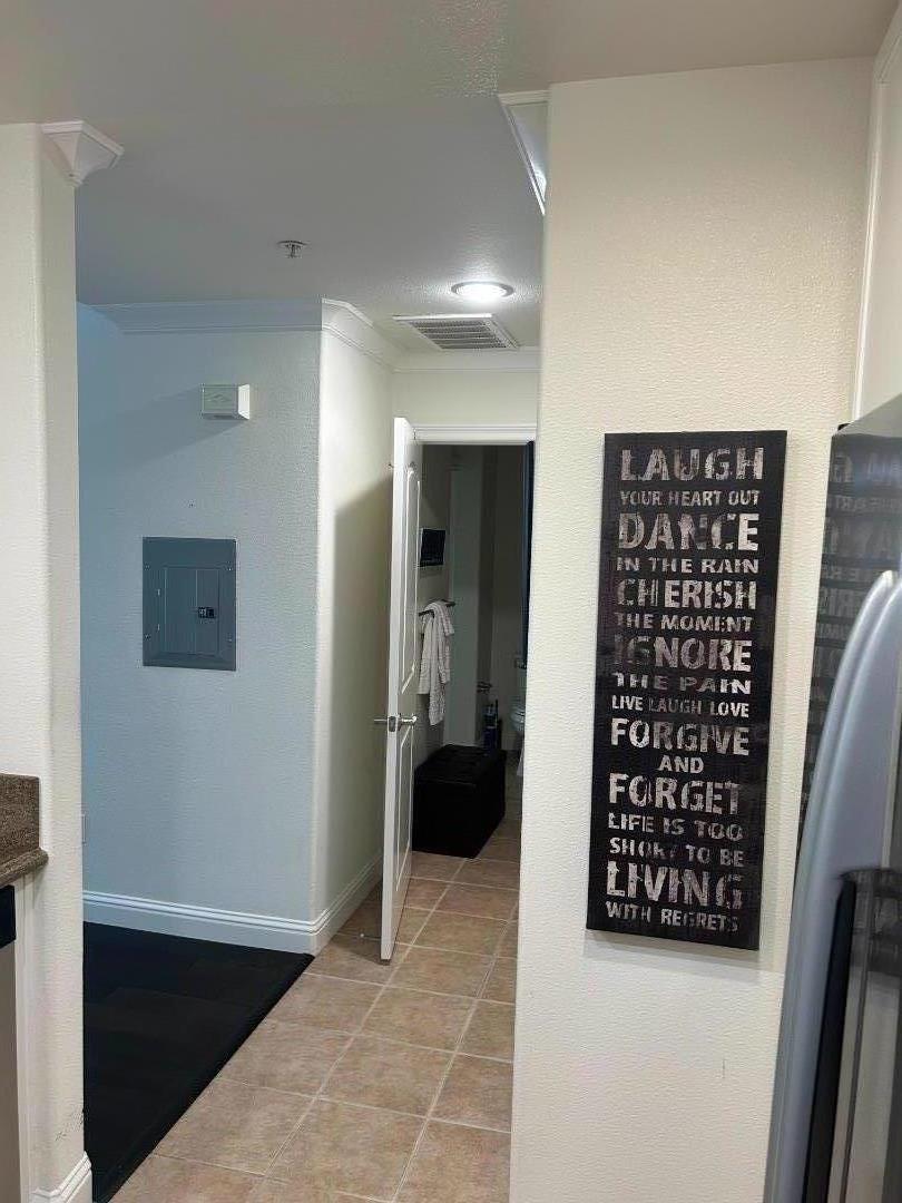 Detail Gallery Image 3 of 13 For 633 Elm St #111,  San Carlos,  CA 94070 - 1 Beds | 1 Baths