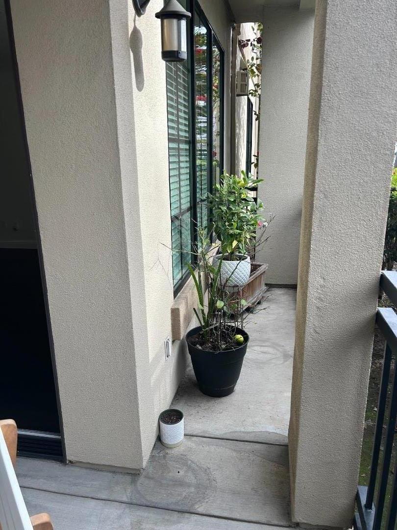 Detail Gallery Image 5 of 13 For 633 Elm St #111,  San Carlos,  CA 94070 - 1 Beds | 1 Baths