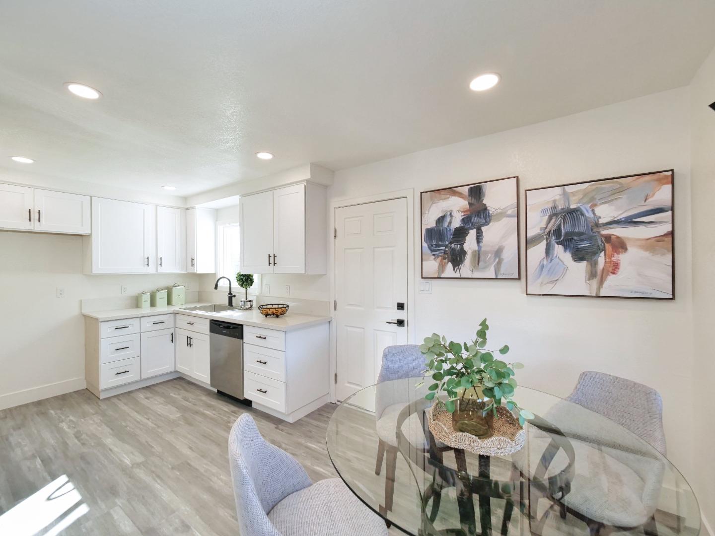 Detail Gallery Image 2 of 23 For 10273 Agnes Cir, Rancho Cordova,  CA 95670 - 3 Beds | 1 Baths