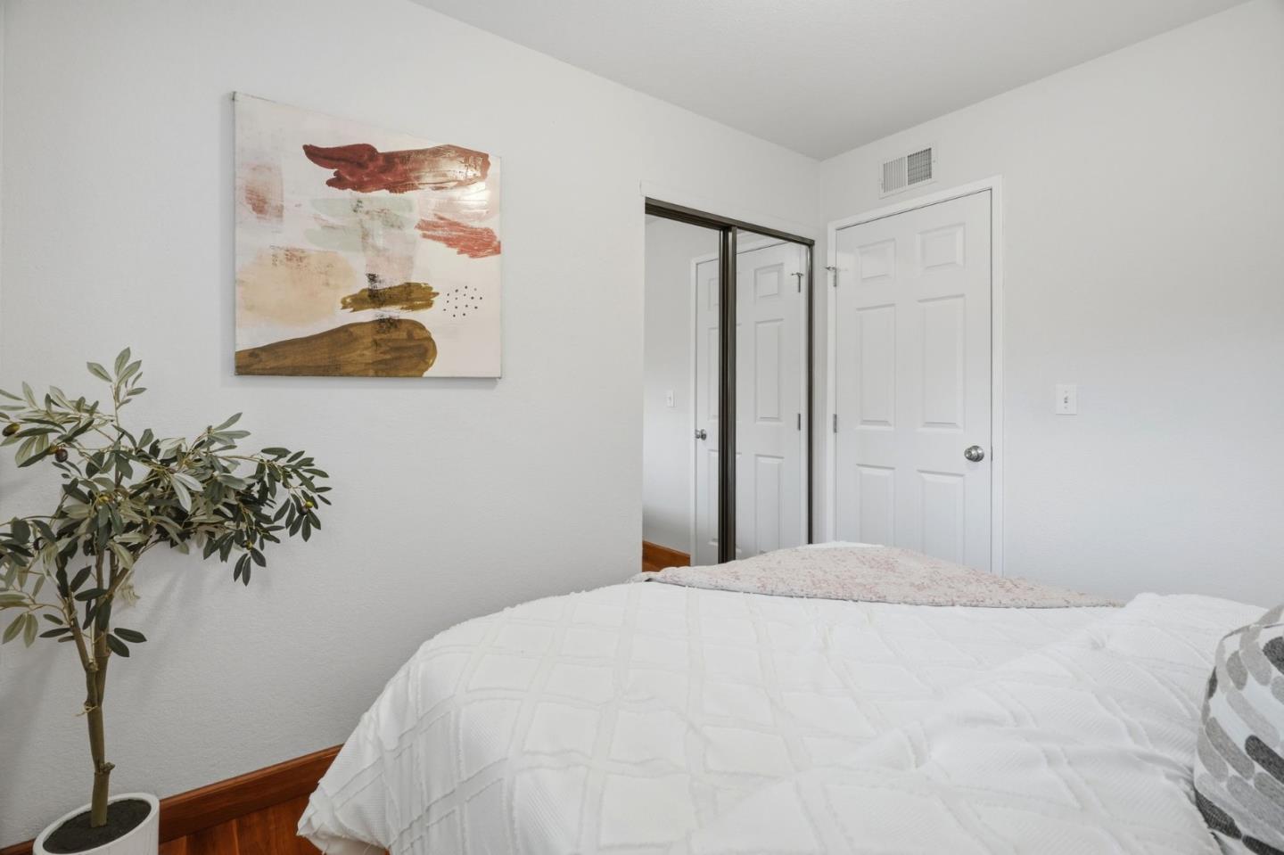 Detail Gallery Image 11 of 55 For 211 Beegum Way, San Jose,  CA 95123 - 6 Beds | 4 Baths