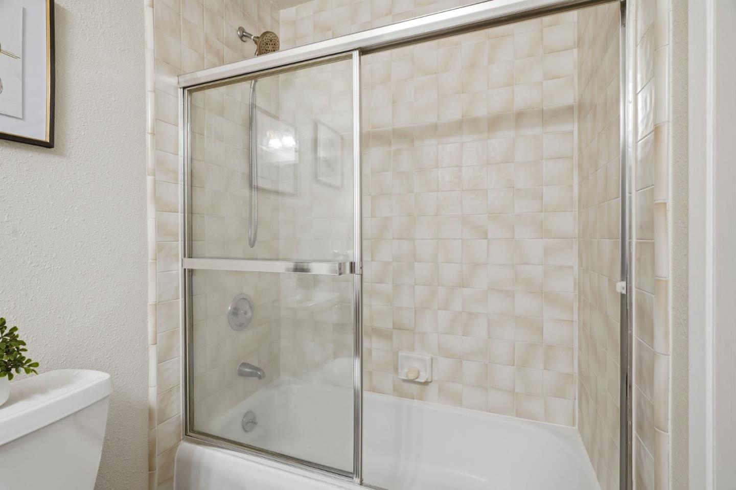 Detail Gallery Image 15 of 55 For 211 Beegum Way, San Jose,  CA 95123 - 6 Beds | 4 Baths