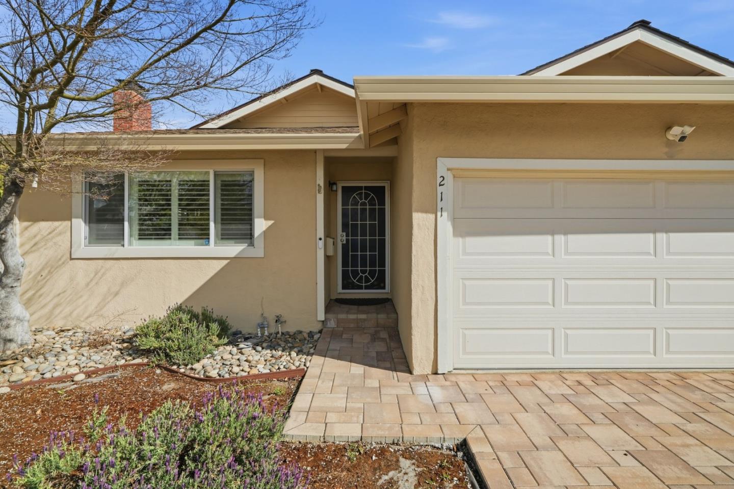 Detail Gallery Image 2 of 55 For 211 Beegum Way, San Jose,  CA 95123 - 6 Beds | 4 Baths