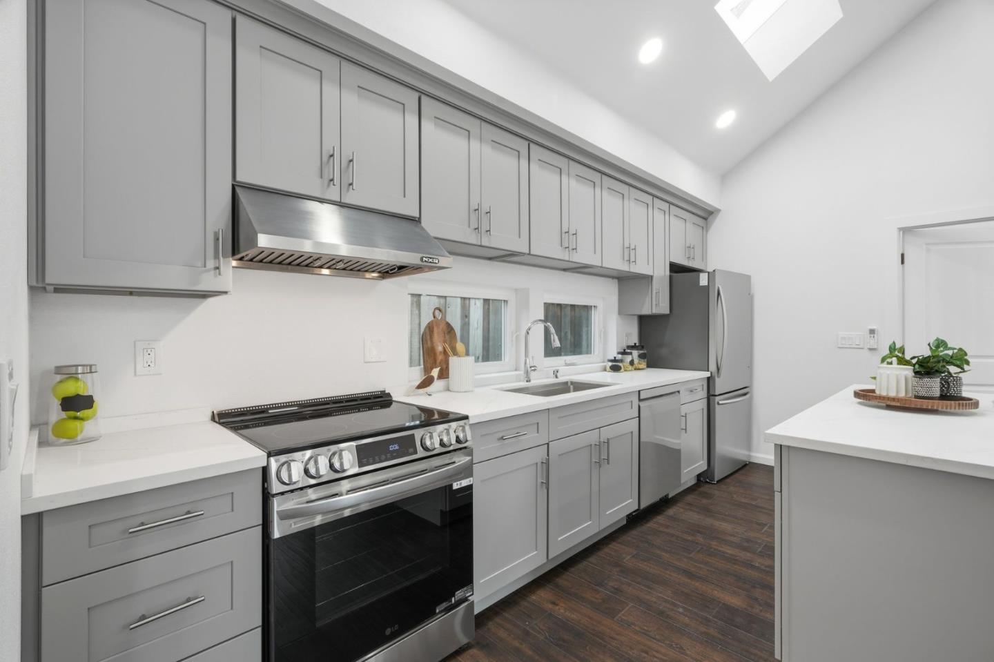 Detail Gallery Image 37 of 55 For 211 Beegum Way, San Jose,  CA 95123 - 6 Beds | 4 Baths