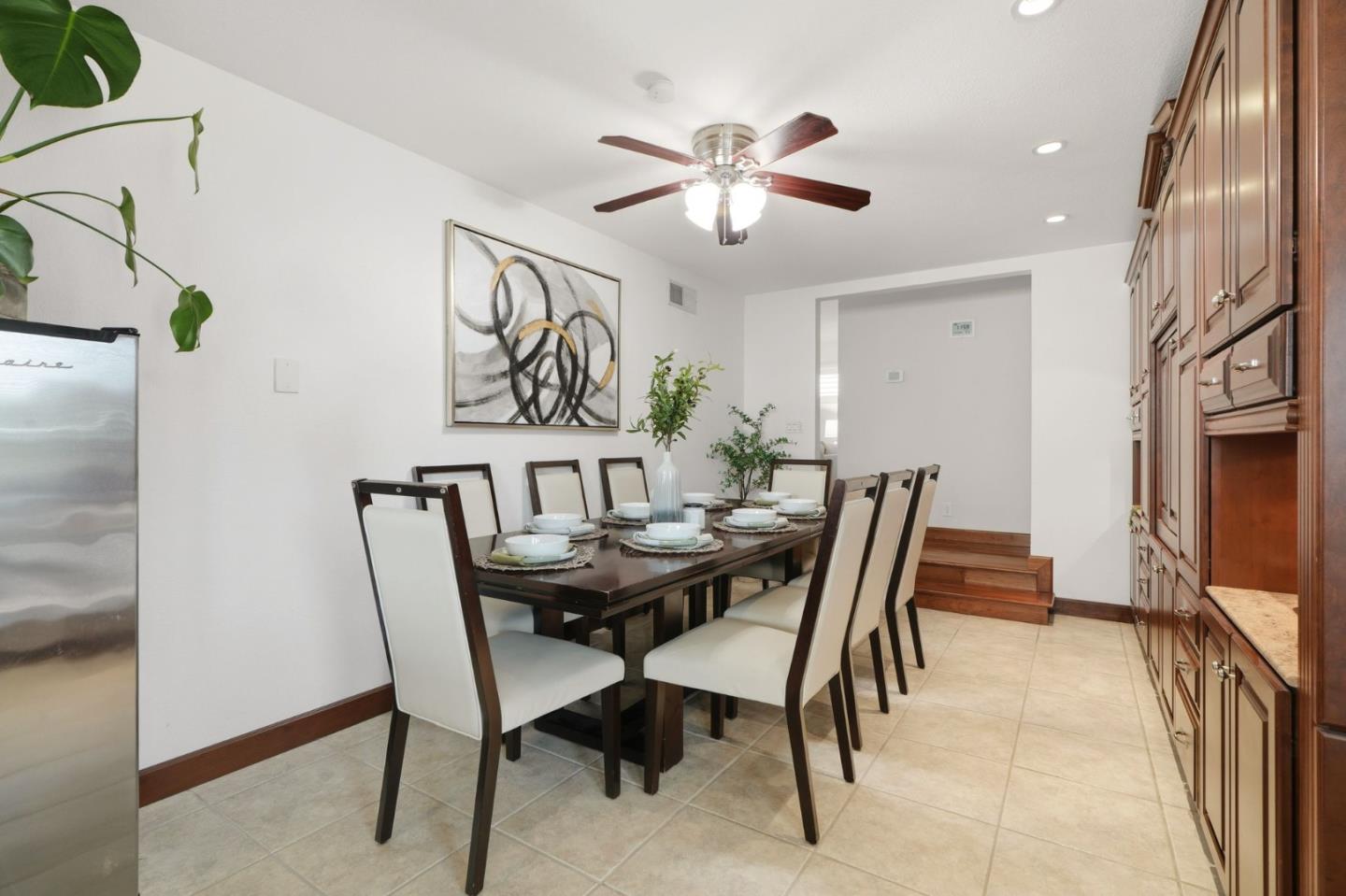 Detail Gallery Image 6 of 55 For 211 Beegum Way, San Jose,  CA 95123 - 6 Beds | 4 Baths